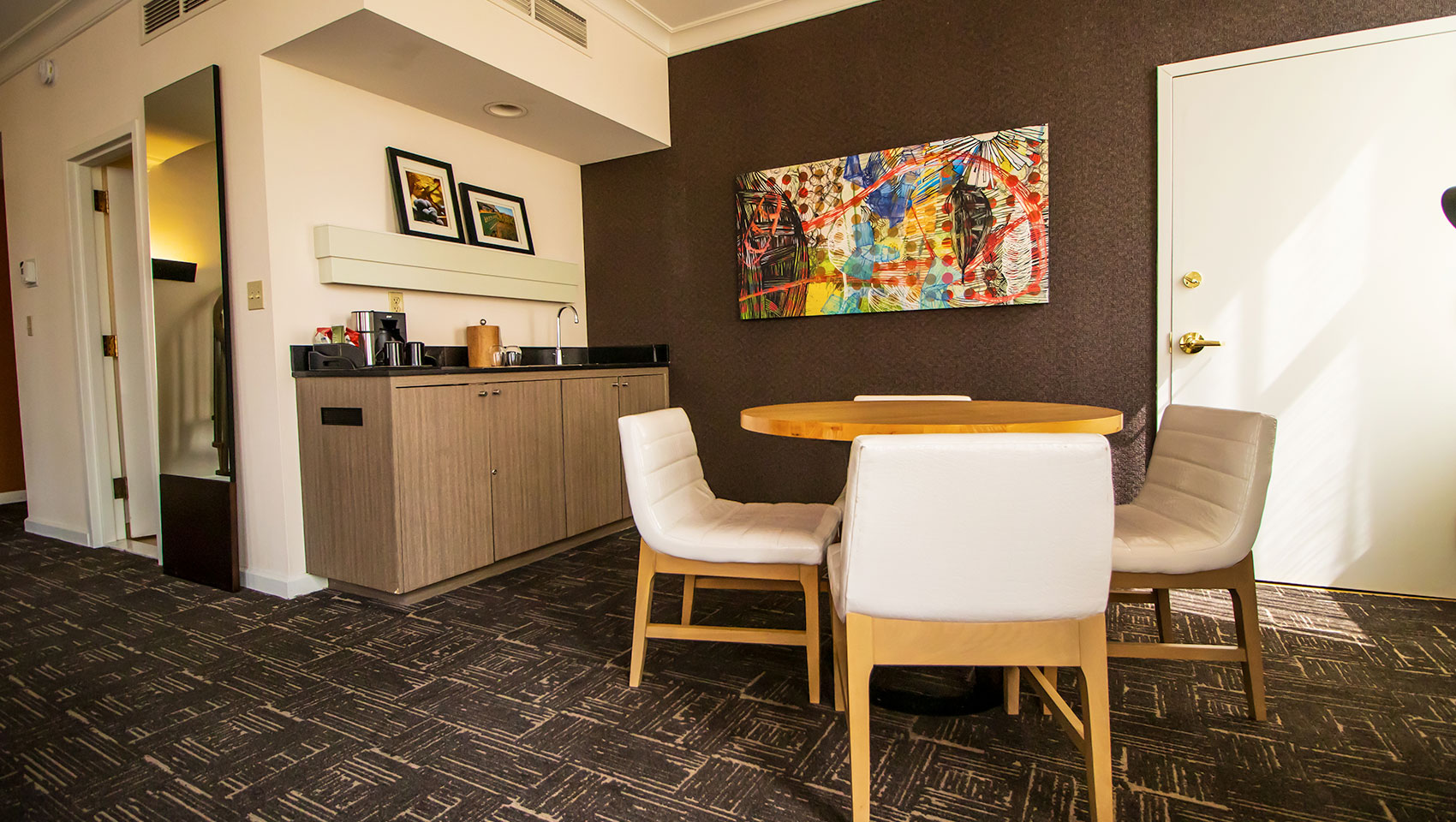 Luxury Suite Dining Area