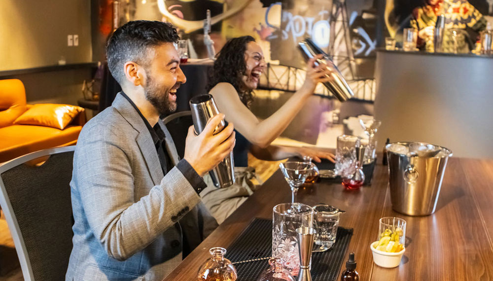 cocktail class at Bacchus Bar